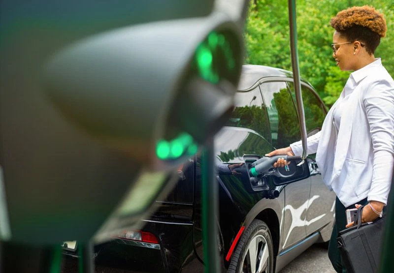 Tesla, Toyota, konektor, listrik, mobil listrik, mobil, kendaraan, kendaraan listrik, otomotif, baterai mobil, baterai kendaraan, kendaraan masa depan, mobil masa depan, ramah lingkungan